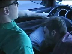 Amico succhiare il suo amico cazzo attraverso un buco nel video porno italiani milf muro