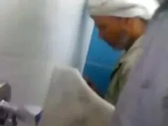 Il ragazzo morde delicatamente le labbra di una bruna, accarezza con passione i suoi grossi seni e muove il suo grosso cazzo film porno mamma italiana nel suo delizioso culo. Cagna subito da tal ebar